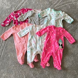 Bundle of 6 Carter’s fleece girls sleepers. Size 0-3, perfect for wintertime!
